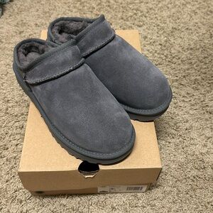 Ugg-New Classic Slippers